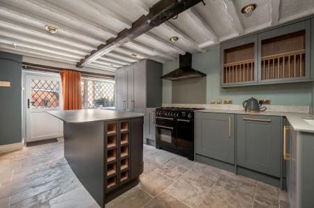 4 bedroom Semi-detached house for sale in South View, Uppingham, LE15