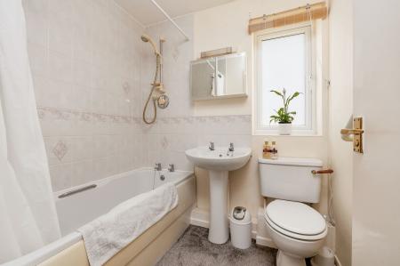 2 bedroom Detached bungalow for sale in Hilltop Drive, Oakham