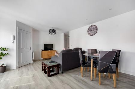 2 bedroom Flat for sale in Stud Road, Barleythorpe
