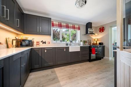 4 bedroom Detached house for sale in Church Lane, Greetham