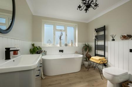 4 bedroom Detached house for sale in Church Lane, Greetham