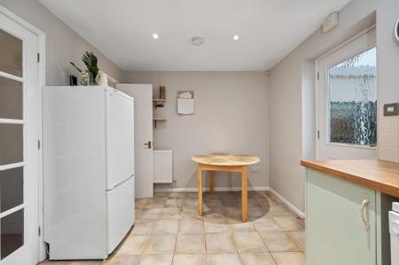 3 bedroom Semi-detached house for sale in Normanton Drive, Oakham