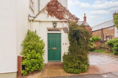 4 bedroom Town house to let in Burley Road, Oakham, LE15