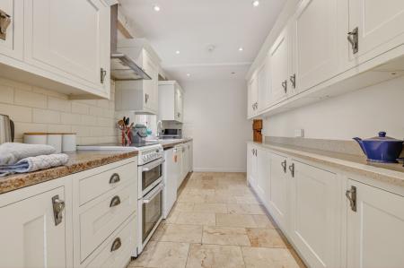 4 bedroom Town house to let in Burley Road, Oakham, LE15