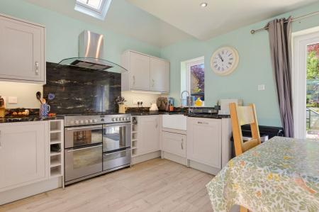 4 bedroom Semi-detached house for sale in Teigh Road, Market Overton