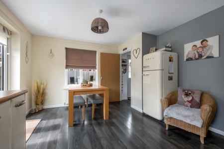 3 bedroom Semi-detached house for sale in Sandown Close, Barleythorpe