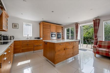 5 bedroom Detached house for sale in Tolethorpe Close, Oakham
