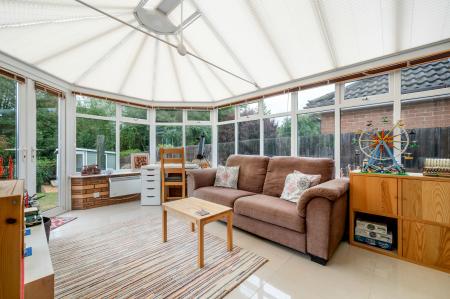 5 bedroom Detached house for sale in Tolethorpe Close, Oakham