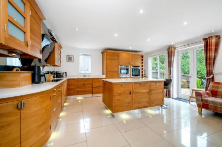 5 bedroom Detached house for sale in Tolethorpe Close, Oakham