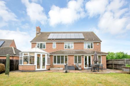 5 bedroom Detached house for sale in Tolethorpe Close, Oakham