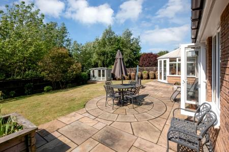 5 bedroom Detached house for sale in Tolethorpe Close, Oakham