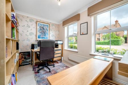 5 bedroom Detached house for sale in Tolethorpe Close, Oakham