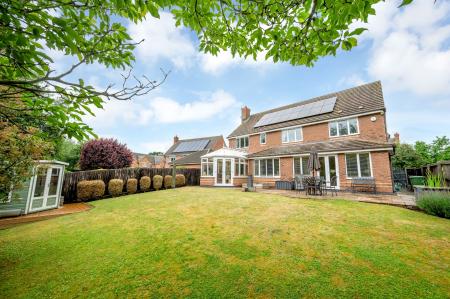 5 bedroom Detached house for sale in Tolethorpe Close, Oakham