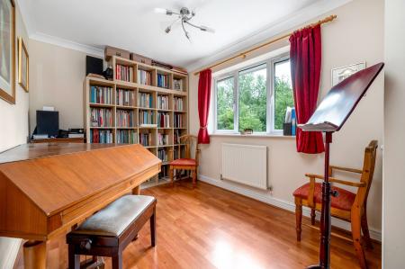5 bedroom Detached house for sale in Tolethorpe Close, Oakham