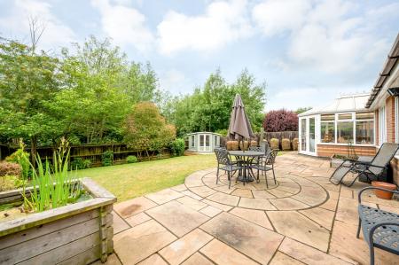 5 bedroom Detached house for sale in Tolethorpe Close, Oakham