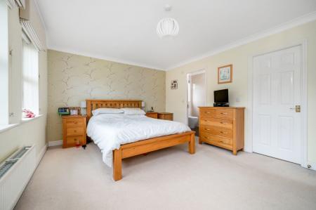 5 bedroom Detached house for sale in Tolethorpe Close, Oakham