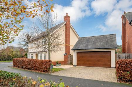 4 bedroom Detached house for sale in Martinsley Place, Oakham