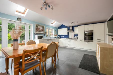 4 bedroom Detached house for sale in Kempton Drive, Barleythorpe