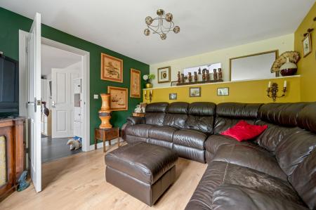 4 bedroom Detached house for sale in Kempton Drive, Barleythorpe