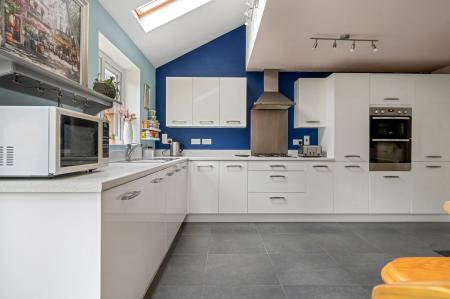 4 bedroom Detached house for sale in Kempton Drive, Barleythorpe