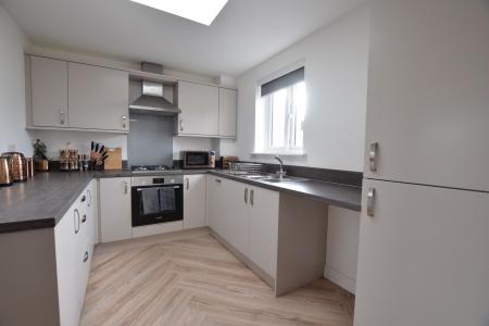 2 bedroom Detached house to let in Holbrook Way, Barleythorpe, LE15
