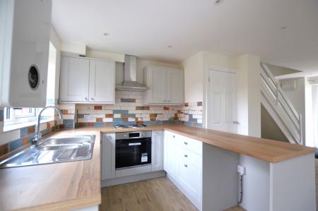 2 bedroom Semi-detached house to let in St. Annes Close, Oakham, LE15