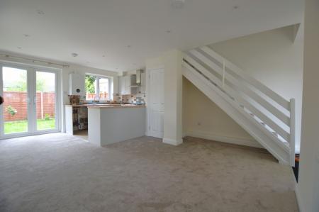 2 bedroom Semi-detached house to let in St. Annes Close, Oakham, LE15