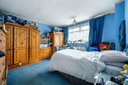 2 bedroom Detached house for sale in Heath Drive, Cottesmore