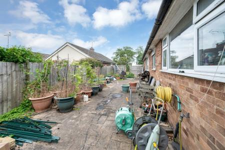 2 bedroom Detached house for sale in Heath Drive, Cottesmore