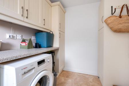 3 bedroom Detached bungalow for sale in Walnut Close, Stretton