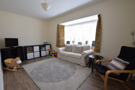 4 bedroom Detached house to let in John Clare Close, Oakham, LE15