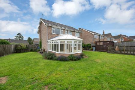 4 bedroom Detached house for sale in Balmoral Road, Oakham