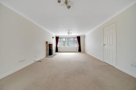 4 bedroom Detached house for sale in Balmoral Road, Oakham
