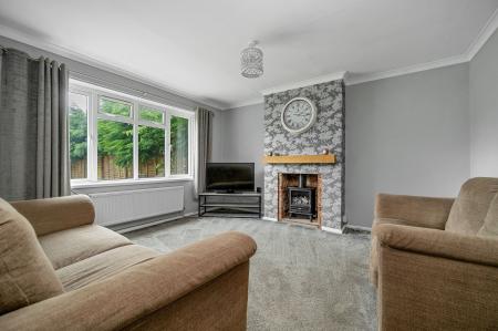 3 bedroom Semi-detached house for sale in Westfield Avenue, Oakham