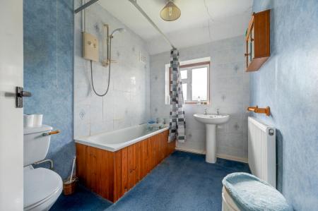 3 bedroom Semi-detached house for sale in Lonsdale Way, Oakham