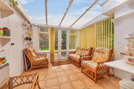 3 bedroom Semi-detached house for sale in Lowther Close, Langham