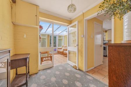 3 bedroom Semi-detached house for sale in Lowther Close, Langham