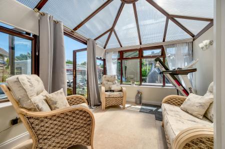 3 bedroom Semi-detached house for sale in Hannahs Field, Ridlington