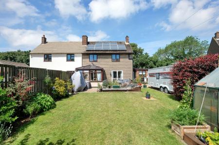 3 bedroom Semi-detached house for sale in Hannahs Field, Ridlington