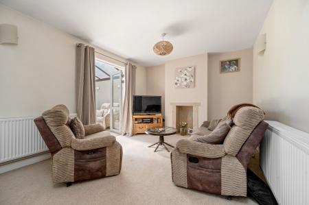 3 bedroom Semi-detached house for sale in Hannahs Field, Ridlington