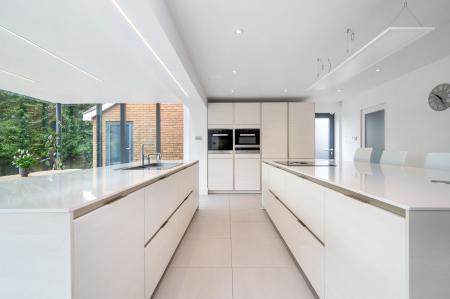 4 bedroom Detached house for sale in Lethbridge Close, Oakham