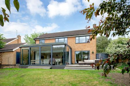 4 bedroom Detached house for sale in Lethbridge Close, Oakham