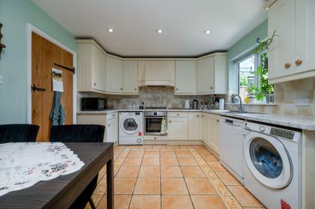 3 bedroom Semi-detached house for sale in Willow Close, Whissendine