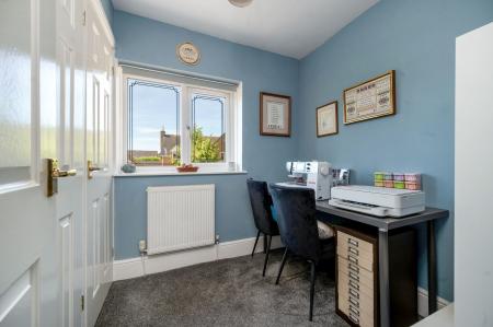 3 bedroom Semi-detached house for sale in Willow Close, Whissendine