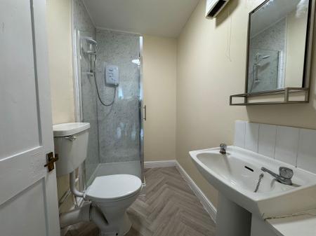 1 bedroom Flat to let in High Street, Oakham, LE15
