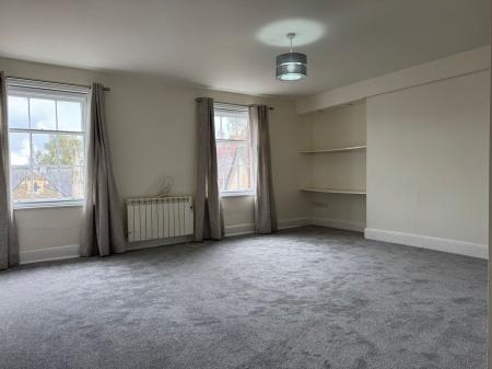 1 bedroom Flat to let in High Street, Oakham, LE15