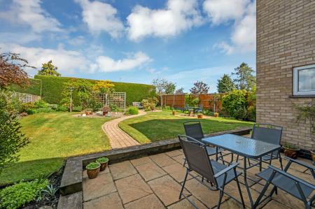 4 bedroom Detached house for sale in Hanbury Close, Oakham