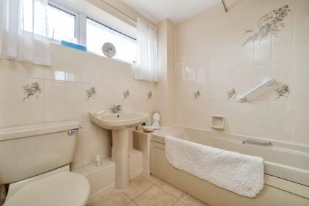 4 bedroom Detached house for sale in Hanbury Close, Oakham