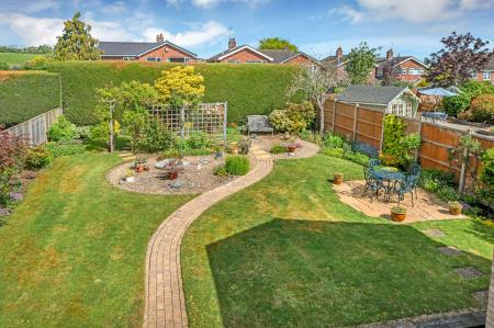 4 bedroom Detached house for sale in Hanbury Close, Oakham