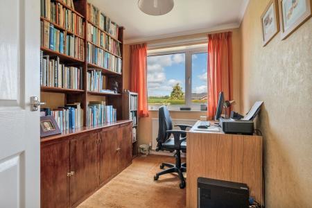 4 bedroom Detached house for sale in Hanbury Close, Oakham